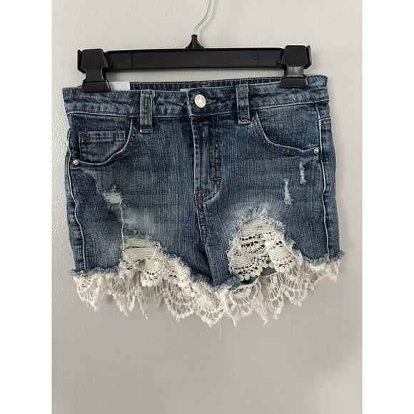 Almost Famous Lace Distressed Shorts Size 5 - Picture 1 of 2
